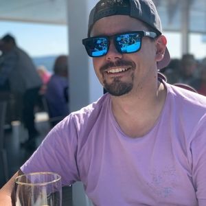 Meet your Posher, Mj